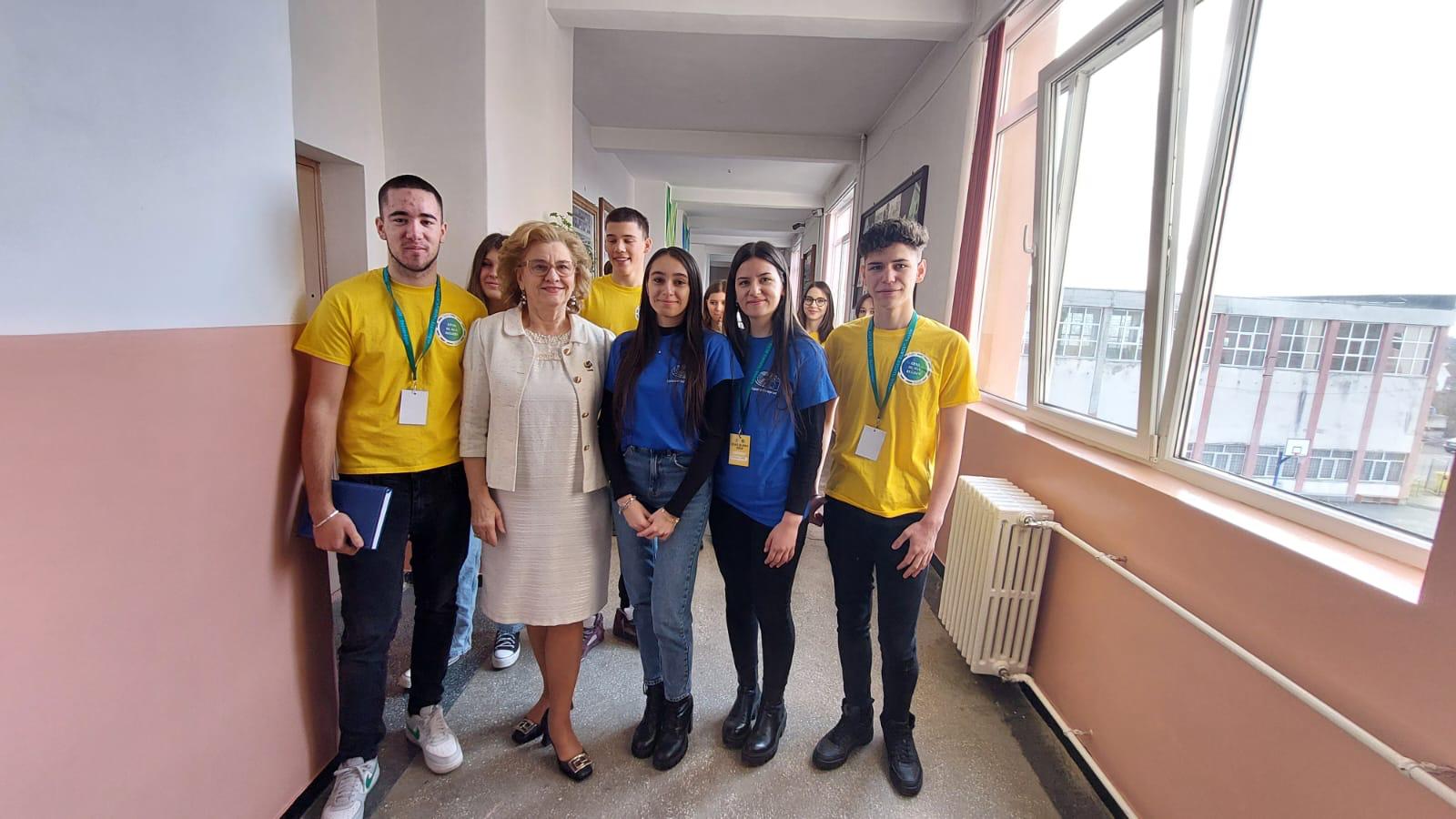 Maria Grapini, invitată de onoare a Liceului Teoretic „Lucian Blaga” din Reghin. Eurodeputatul PUSL le-a prezentat elevilor modul de funcționare al UE!